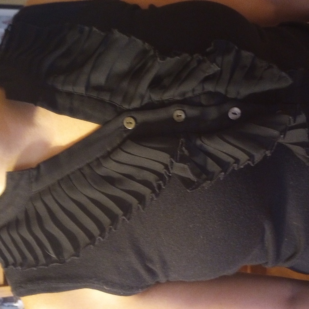 Cache Top/2 Tops For$30 - image 2